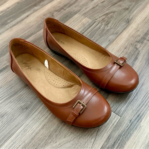 Merona Cognac Flats - Picture 2 of 4